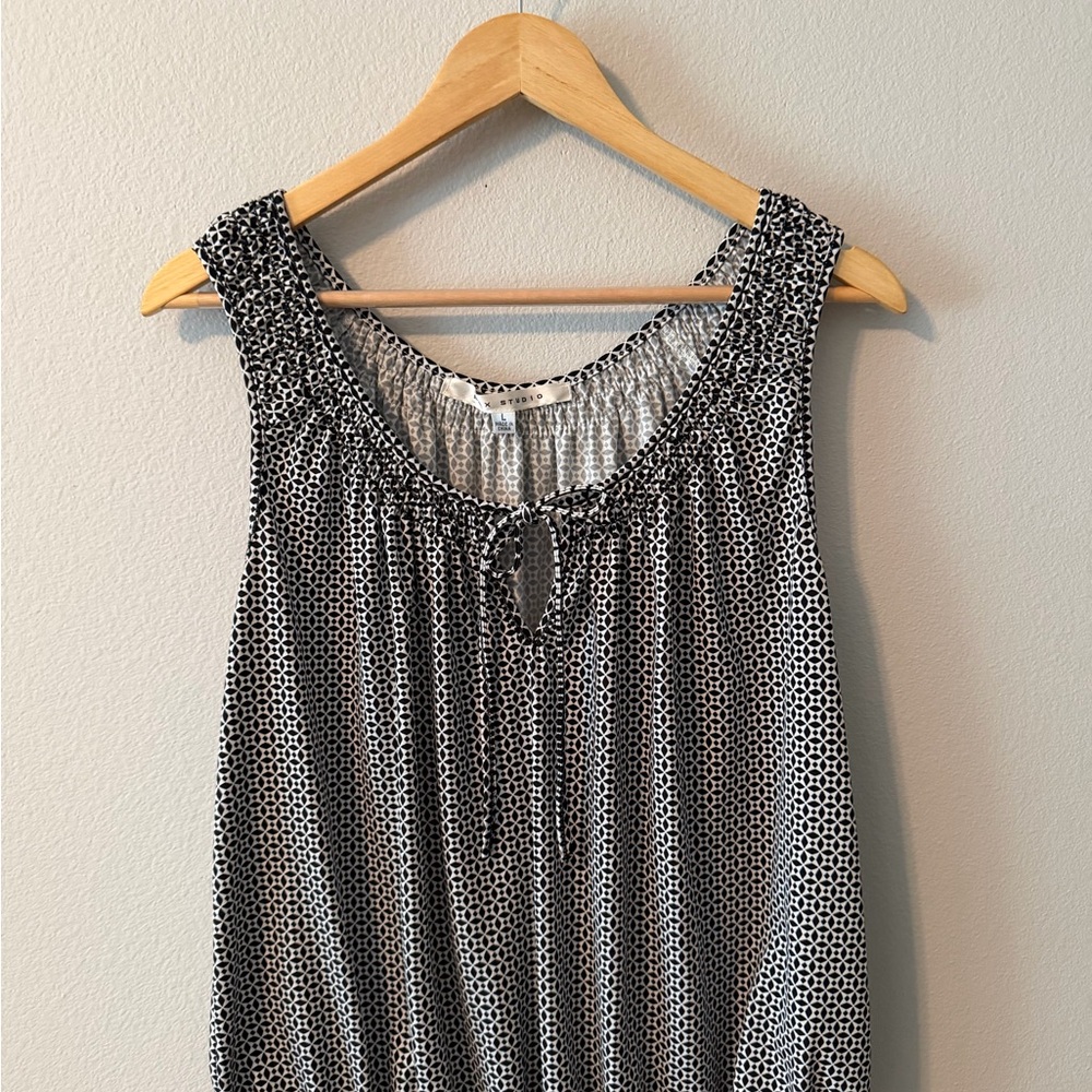 Max Studio Monochrome Geometric Sleeveless Top